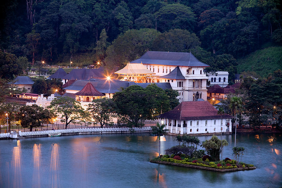 kandy-sri-lanka-laughingmango